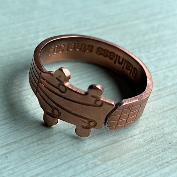 Stainless steel 304 guitar ring made from spoon aprox 13.5” - Picture 2 of 8